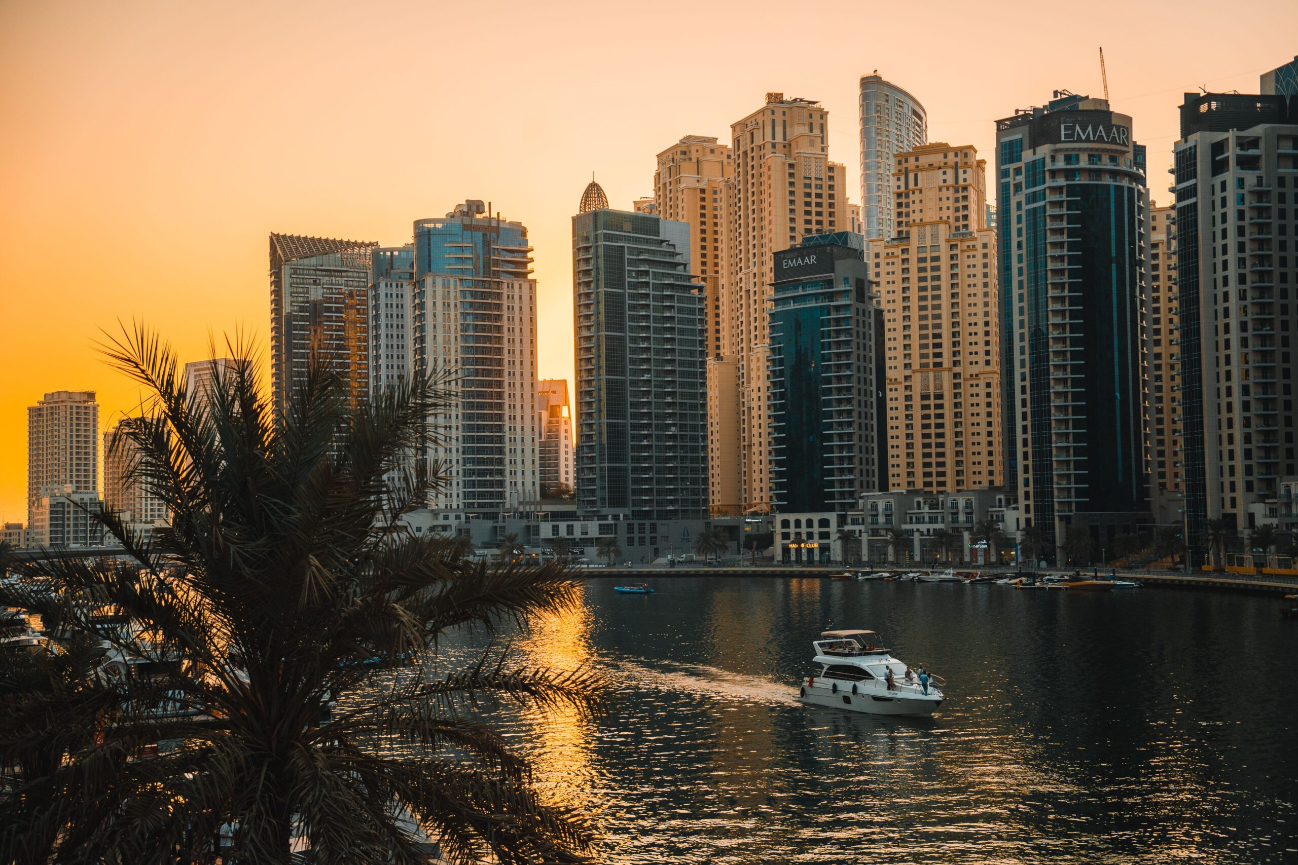 HELLO DUBAI